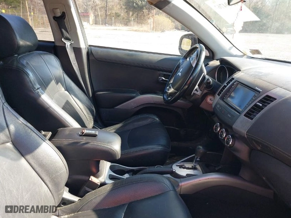 2011 Mitsubishi Outlander GT with VIN JA4JT5AX3BU010211, listed as a IAAI auction lot 41494767 with 326,794 mi miles. Bid and sale history available at carsss.com. Image 5.