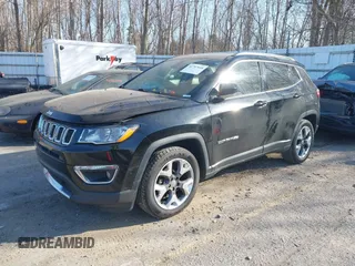 2018 Jeep Compass Limited z VIN 3C4NJCCBXJT140580, wystawiony jako IAAI lot #41797010 z przebiegiem 144 035 mil mil oraz . Historia ofert i sprzedaży dostępna na DreamBid. Obrazek 17.