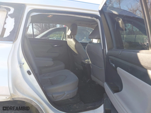 2023 Toyota Highlander Hybrid XLE with VIN 5TDKBRCH3PS116079, listed as a IAAI auction lot 41081018 with 56,351 mi miles. Bid and sale history available at carsss.com. Image 8.