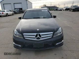 2013 Mercedes-Benz C 300 Sport с VIN WDDGF8AB7DR272984, выставлен на аукционе Copart как лот 47308325 с пробегом 94 740 миль миль и Списание • Salvage title. История ставок и продаж доступна на DreamBid. Изображение 5.