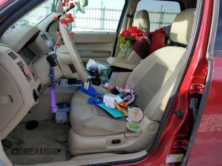 2008 Ford Escape XLT with VIN 1FMCU03198KB05556, listed as a Copart auction lot 42531975 with 105,277 mi miles and Salvage title. Bid and sale history available at DreamBid. Image 7.