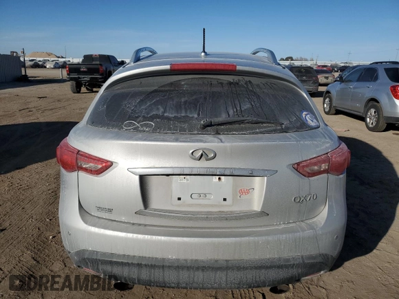 2015 Infiniti QX70 z VIN JN8CS1MW6FM483141, wystawiony jako Copart lot #44126235 z przebiegiem 174 034 mil mil oraz Czysty tytuł • Clean title. Historia ofert i sprzedaży dostępna na DreamBid. Obrazek 6.