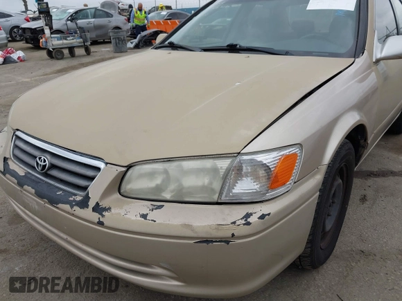 2001 Toyota Camry CE with VIN 4T1BG22K71U069207, listed as a IAAI auction lot 41903473 with 225,608 mi miles. Bid and sale history available at carsss.com. Image 6.