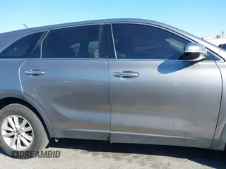 2019 Kia Sorento LX with VIN 5XYPG4A33KG513184, listed as a IAAI auction lot 41759888 with 66,770 mi miles. Bid and sale history available at carsss.com. Image 14.