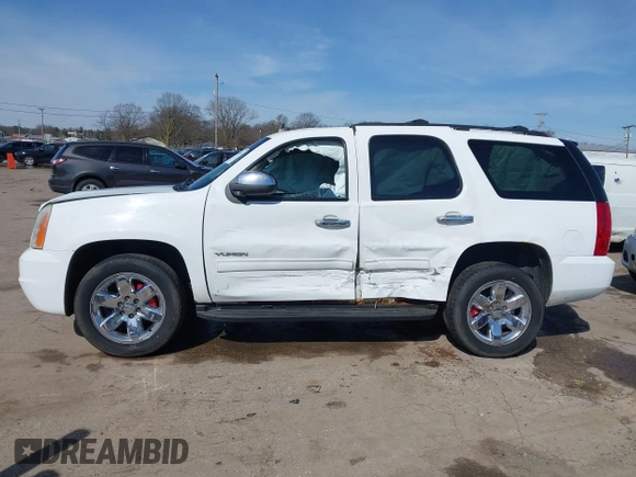 2011 GMC Yukon SLE with VIN 1GKS2AE01BR351651, listed as a IAAI auction lot 41942032 with 337,165 mi miles. Bid and sale history available at carsss.com. Image 14.