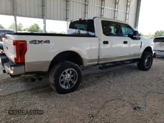 2017 Ford F-250 Lariat with VIN 1FT7W2BT5HEE85024, listed as a Copart auction lot 61838745 with 137,391 mi miles and Salvage title. Bid and sale history available at DreamBid. Image 3.