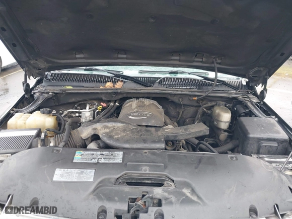 2005 Chevrolet Tahoe Z71 with VIN 1GNEC13T15R205653, listed as a IAAI auction lot 41808672 with 210,261 mi miles. Bid and sale history available at carsss.com. Image 10.