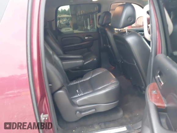 2007 Cadillac Escalade ESV z VIN 1GYFK66837R199579, wystawiony jako IAAI lot #42190566 z przebiegiem 196 910 mil mil oraz . Historia ofert i sprzedaży dostępna na DreamBid. Obrazek 8.