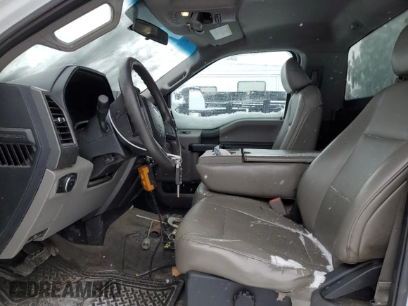 2017 Ford F-550 XL z VIN 1FDUF5GT4HDA08499, wystawiony jako Copart lot #41792125 z przebiegiem 105 467 mil mil oraz Tytuł czysty. Historia ofert i sprzedaży dostępna na DreamBid. Obrazek 7.