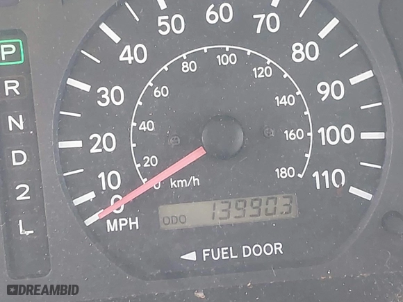 1998 Toyota Sienna LE with VIN 4T3ZF13C5WU028625, listed as a IAAI auction lot 41596901 with 139,903 mi miles. Bid and sale history available at carsss.com. Image 15.