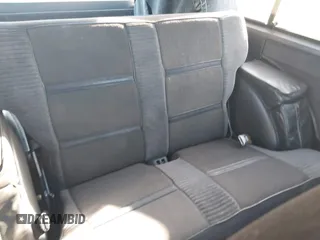 1988 Chevrolet Blazer z VIN 1GNCT18R2J8140350, wystawiony jako IAAI lot #40634800 z przebiegiem 188 704 mil mil oraz . Historia ofert i sprzedaży dostępna na DreamBid. Obrazek 8.