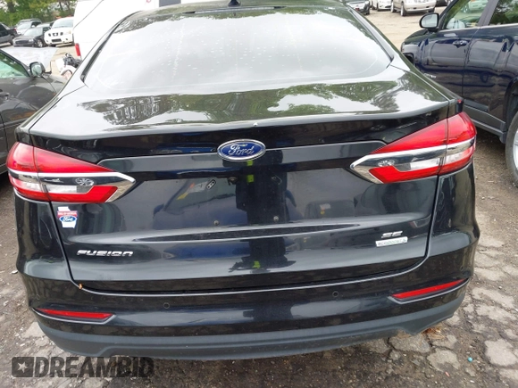 2020 Ford Fusion SE z VIN 3FA6P0HD5LR178607, wystawiony jako IAAI lot #42094774 z przebiegiem 123 341 mil mil oraz . Historia ofert i sprzedaży dostępna na DreamBid. Obrazek 15.