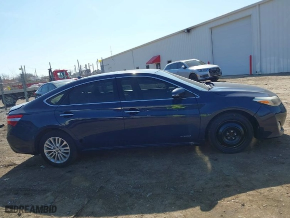 2014 Toyota Avalon Hybrid Limited with VIN 4T1BD1EB1EU028219, listed as a IAAI auction lot 41798312 with 117,034 mi miles. Bid and sale history available at carsss.com. Image 13.