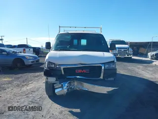2017 GMC Savana Cargo z VIN 1GTW7AFF8H1911075, wystawiony jako IAAI lot #41038863 z przebiegiem 93 959 mil mil oraz . Historia ofert i sprzedaży dostępna na DreamBid. Obrazek 12.