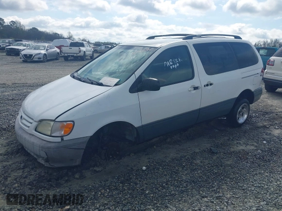 2003 Toyota Sienna LE with VIN 4T3ZF13CX3U525214, listed as a IAAI auction lot 41750644 with 286,454 mi miles. Bid and sale history available at carsss.com. Image 2.