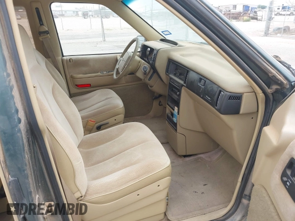 1993 Plymouth Voyager z VIN 2P4GH45R6PR372511, wystawiony jako IAAI lot #42093650 z przebiegiem 81 484 mil mil oraz . Historia ofert i sprzedaży dostępna na DreamBid. Obrazek 5.