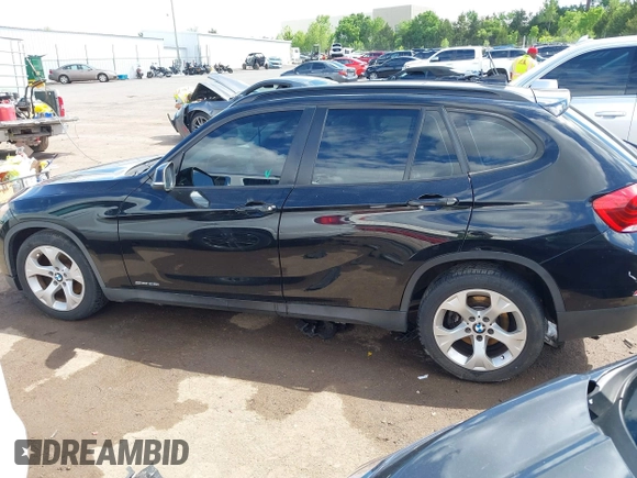 2013 BMW X1 28i z VIN WBAVM1C52DVW41549, wystawiony jako IAAI lot #42207042 z przebiegiem 74 689 mil mil oraz . Historia ofert i sprzedaży dostępna na DreamBid. Obrazek 14.
