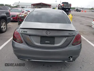 2016 Mercedes-Benz C 300 Luxury z VIN 55SWF4KB8GU138698, wystawiony jako IAAI lot #39263416 z przebiegiem 122 083 mil mil oraz . Historia ofert i sprzedaży dostępna na DreamBid. Obrazek 15.