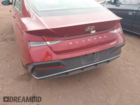 2024 Hyundai Elantra SEL z VIN KMHLM4DG5RU769160, wystawiony jako IAAI lot #42509506 z przebiegiem 38 926 mil mil oraz . Historia ofert i sprzedaży dostępna na DreamBid. Obrazek 17.