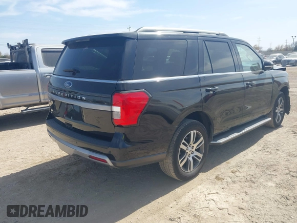 2022 Ford Expedition XLT with VIN 1FMJU1HT1NEA48965, listed as a IAAI auction lot 41792241 with 36,488 mi miles. Bid and sale history available at carsss.com. Image 4.