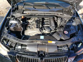 2006 BMW 3 Series 330i z VIN WBAVB33536PS19413, wystawiony jako Copart lot #85938524 z przebiegiem 168 680 mil mil oraz Nie do naprawy • Non repairable. Historia ofert i sprzedaży dostępna na DreamBid. Obrazek 11.