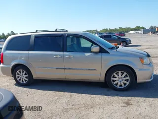 2014 Chrysler Town & Country Touring with VIN 2C4RC1BG4ER372629, listed as a IAAI auction lot 42060762 with 180,662 mi miles. Bid and sale history available at carsss.com. Image 13.