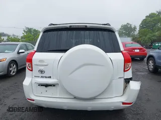 2008 Toyota RAV4 Sport с VIN JTMBD32V586063644, выставлен на аукционе IAAI как лот 42335585 с пробегом 182 196 миль миль и . История ставок и продаж доступна на DreamBid. Изображение 16.