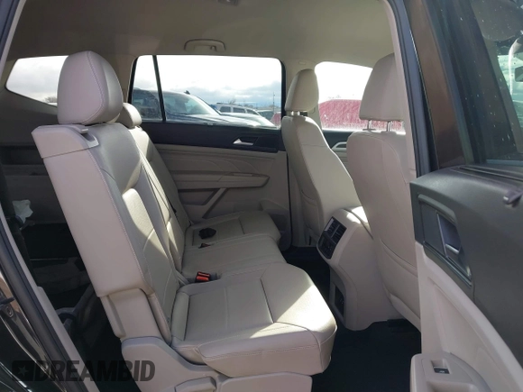 2022 Volkswagen Atlas 3.6L V6 SE w/Technology with VIN 1V2HR2CA3NC545557, listed as a IAAI auction lot 41686679 with 46,641 mi miles. Bid and sale history available at carsss.com. Image 8.