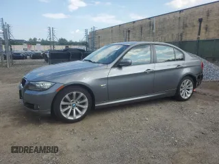 2011 BMW 3 Series 328i xDrive z VIN WBAPK7G57BNN48843, wystawiony jako Copart lot #63607025 z przebiegiem 77 977 mil mil oraz Szkoda całkowita • Salvage title. Historia ofert i sprzedaży dostępna na DreamBid. Obrazek 1.