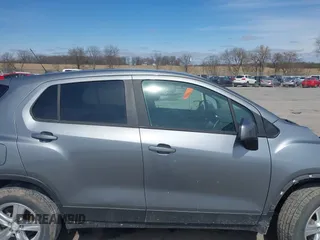2020 Chevrolet Trax LS with VIN 3GNCJNSB6LL208534, listed as a IAAI auction lot 41923764 with 88,009 mi miles. Bid and sale history available at carsss.com. Image 14.