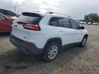 2016 Jeep Cherokee Latitude with VIN 1C4PJLCS7GW247355, listed as a Copart auction lot 63222185 with 190,831 mi miles and Salvage title. Bid and sale history available at DreamBid. Image 3.