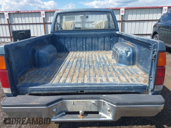 1989 Nissan Hardbody z VIN 1N6ND11S7KC338798, wystawiony jako IAAI lot #42328305 z przebiegiem 153 347 mil mil oraz . Historia ofert i sprzedaży dostępna na DreamBid. Obrazek 6.