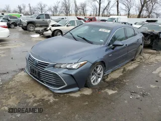 2020 Toyota Avalon Hybrid XLE z VIN 4T1A21FB8LU013231, wystawiony jako Copart lot #45410755 z przebiegiem 63 619 mil mil oraz Szkoda całkowita • Salvage title. Historia ofert i sprzedaży dostępna na DreamBid. Obrazek 1.