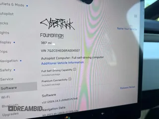 2024 Tesla Cybertruck z VIN 7G2CEHED6RA004507, wystawiony jako Copart lot #54939974 z przebiegiem 387 mil mil oraz . Historia ofert i sprzedaży dostępna na DreamBid. Obrazek 8.