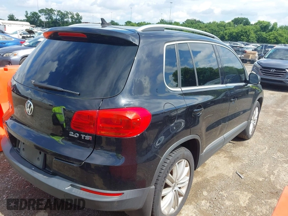 2015 Volkswagen Tiguan SE с VIN WVGAV7AX7FW510549, выставлен на аукционе IAAI как лот 42652715 с пробегом 152 488 миль миль и . История ставок и продаж доступна на DreamBid. Изображение 4.