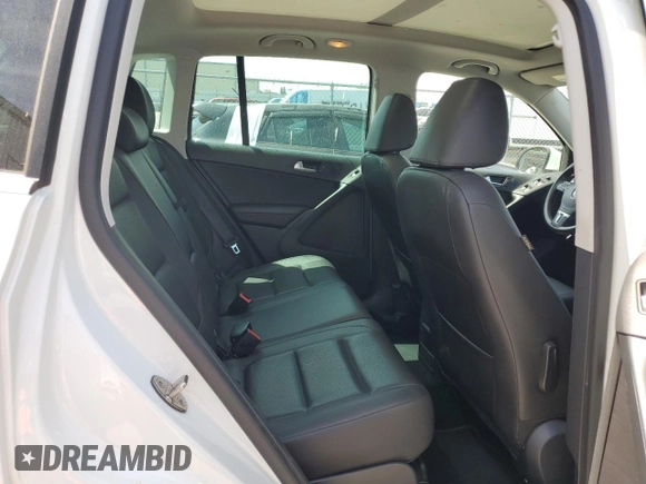 2016 Volkswagen Tiguan SEL with VIN WVGAV7AX8GW581339, listed as a Copart auction lot 52997855 with 47,096 mi miles and Salvage Title. Bid and sale history available at DreamBid. Image 11.