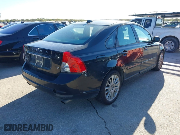 2011 Volvo S40 with VIN YV1672MS4B2530454, listed as a IAAI auction lot 40903475 with 64,491 mi miles. Bid and sale history available at carsss.com. Image 4.