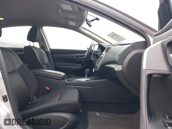 2017 Nissan Altima SV with VIN 1N4AL3AP4HC110638, listed as a IAAI auction lot 38587511 with 104,070 mi miles and . Bid and sale history available at carsss.com. Image 5.