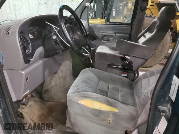 2001 Ford Econoline Cargo with VIN 1FDRE14W71HA24422, listed as a Copart auction lot 67317384 with 199,338 mi miles and Clean Title. Bid and sale history available at DreamBid. Image 7.