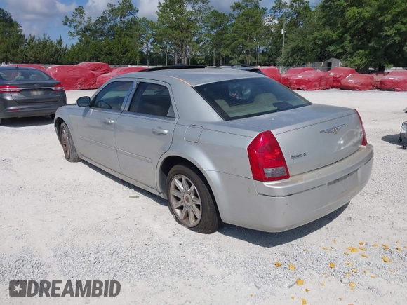 2006 Chrysler 300 Touring z VIN 2C3KA53G86H109231, wystawiony jako IAAI lot #42299031 z przebiegiem Nie podano mil oraz . Historia ofert i sprzedaży dostępna na DreamBid. Obrazek 3.