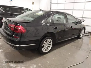 2019 Volkswagen Passat Wolfsburg Edition z VIN 1VWLA7A36KC004077, wystawiony jako IAAI lot #42164379 z przebiegiem 50 498 mil mil oraz . Historia ofert i sprzedaży dostępna na DreamBid. Obrazek 4.