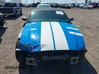 2014 Ford Mustang V6 with VIN 1ZVBP8EM2E5293227, listed as a IAAI auction lot 41987919 with 70,871 mi miles. Bid and sale history available at carsss.com. Image 17.