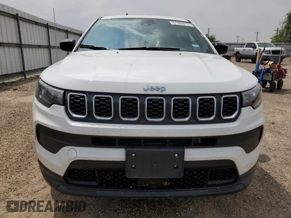 2024 Jeep Compass Sport z VIN 3C4NJDAN6RT163210, wystawiony jako Copart lot #51369215 z przebiegiem 13 575 mil mil oraz Szkoda całkowita • Salvage title. Historia ofert i sprzedaży dostępna na DreamBid. Obrazek 5.