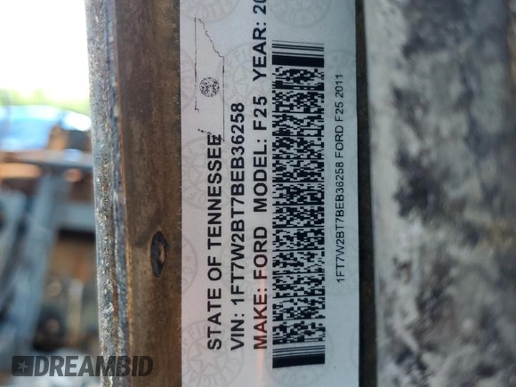 2011 Ford F-250 XL z VIN 1FT7W2BT7BEB36258, wystawiony jako Copart lot #52615025 z przebiegiem Nie podano mil oraz Nie do naprawy • Non repairable. Historia ofert i sprzedaży dostępna na DreamBid. Obrazek 12.