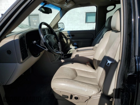 2004 Chevrolet Suburban Z71 with VIN 3GNFK16Z14G148988, listed as a Copart auction lot 58481704 with 0 mi miles and Salvage Title. Bid and sale history available at carsss.com. Image 7.