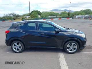 2017 Honda HR-V LX с VIN 3CZRU5H36HM703404, выставлен на аукционе IAAI как лот 42004670 с пробегом 86 923 миль миль и . История ставок и продаж доступна на DreamBid. Изображение 13.