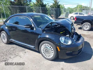 2016 Volkswagen Beetle SE с VIN 3VWJ17AT9GM620367, выставлен на аукционе IAAI как лот 42198976 с пробегом 94 048 миль миль и . История ставок и продаж доступна на DreamBid. Изображение 1.