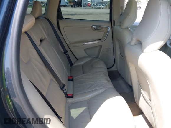 2010 Volvo XC60 3.0T z VIN YV4992DZ5A2085373, wystawiony jako IAAI lot #42039356 z przebiegiem 195 336 mil mil oraz . Historia ofert i sprzedaży dostępna na DreamBid. Obrazek 8.