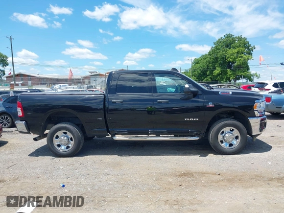 2019 Ram 2500 Tradesman with VIN 3C6UR5CL7KG552062, listed as a IAAI auction lot 42253889 with 56,067 mi miles and . Bid and sale history available at DreamBid. Image 13.