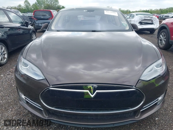 2014 Tesla Model S 60 z VIN 5YJSA1H19EFP51406, wystawiony jako IAAI lot #42179183 z przebiegiem 157 000 mil mil oraz . Historia ofert i sprzedaży dostępna na DreamBid. Obrazek 10.